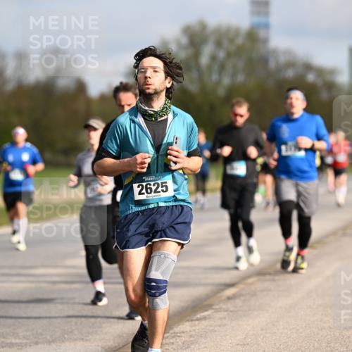 12.04.2026 - 45. Internationalen Wilhelmsburger Insellauf Dr. Thomas Lammeyer http://msf.ph/oto/9434654 12.04.2026 09:21:56 Laufen 2625 meine-sportfotos.de