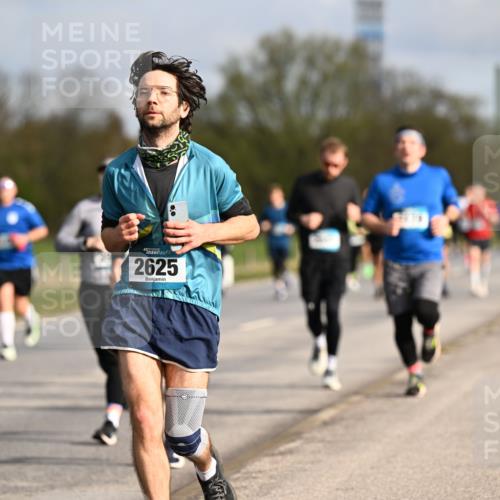 12.04.2026 - 45. Internationalen Wilhelmsburger Insellauf Dr. Thomas Lammeyer http://msf.ph/oto/9434655 12.04.2026 09:21:56 Laufen 45, 2625 meine-sportfotos.de