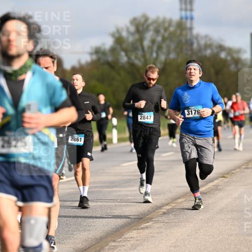 12.04.2026 - 45. Internationalen Wilhelmsburger Insellauf Dr. Thomas Lammeyer http://msf.ph/oto/9434658 12.04.2026 09:21:57 Laufen 2861, 2825, 3179, 2847 meine-sportfotos.de