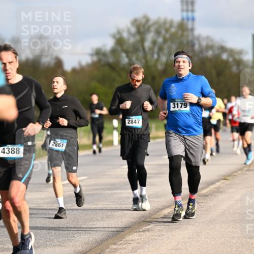12.04.2026 - 45. Internationalen Wilhelmsburger Insellauf Dr. Thomas Lammeyer http://msf.ph/oto/9434662 12.04.2026 09:21:57 Laufen 125, 4388, 2861, 2847, 3179 meine-sportfotos.de