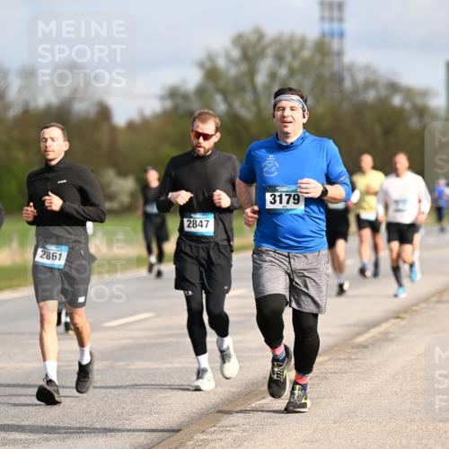 12.04.2026 - 45. Internationalen Wilhelmsburger Insellauf Dr. Thomas Lammeyer http://msf.ph/oto/9434667 12.04.2026 09:21:58 Laufen 4388, 2861, 2847, 3179 meine-sportfotos.de