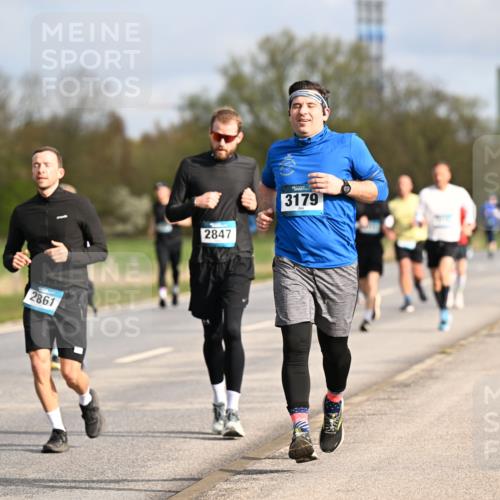 12.04.2026 - 45. Internationalen Wilhelmsburger Insellauf Dr. Thomas Lammeyer http://msf.ph/oto/9434668 12.04.2026 09:21:58 Laufen 4388, 2861, 2847, 3179 meine-sportfotos.de