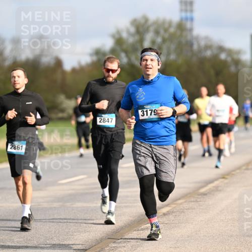 12.04.2026 - 45. Internationalen Wilhelmsburger Insellauf Dr. Thomas Lammeyer http://msf.ph/oto/9434669 12.04.2026 09:21:58 Laufen 2861, 38, 2847, 3179 meine-sportfotos.de