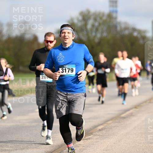 12.04.2026 - 45. Internationalen Wilhelmsburger Insellauf Dr. Thomas Lammeyer http://msf.ph/oto/9434675 12.04.2026 09:21:59 Laufen 2861, 284, 3179 meine-sportfotos.de