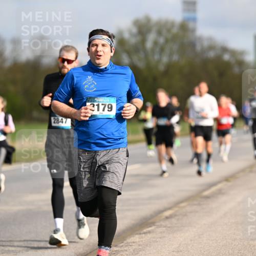 12.04.2026 - 45. Internationalen Wilhelmsburger Insellauf Dr. Thomas Lammeyer http://msf.ph/oto/9434677 12.04.2026 09:21:59 Laufen 2861, 2847, 3179 meine-sportfotos.de