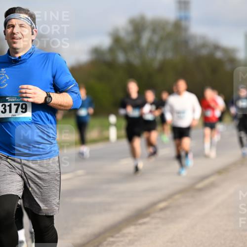 12.04.2026 - 45. Internationalen Wilhelmsburger Insellauf Dr. Thomas Lammeyer http://msf.ph/oto/9434684 12.04.2026 09:22:00 Laufen 3179 meine-sportfotos.de