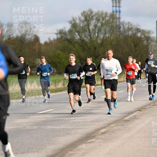 12.04.2026 - 45. Internationalen Wilhelmsburger Insellauf Dr. Thomas Lammeyer http://msf.ph/oto/9434686 12.04.2026 09:22:01 Laufen 3723, 2393, 4711, 4710, 3175, 2598 meine-sportfotos.de