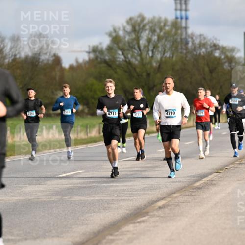 12.04.2026 - 45. Internationalen Wilhelmsburger Insellauf Dr. Thomas Lammeyer http://msf.ph/oto/9434687 12.04.2026 09:22:01 Laufen 2847, 2392, 2393, 4711, 3723, 4710, 3175, 2598 meine-sportfotos.de