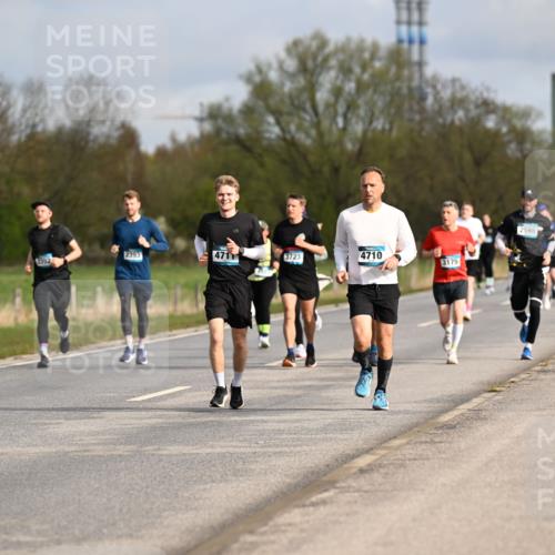 12.04.2026 - 45. Internationalen Wilhelmsburger Insellauf Dr. Thomas Lammeyer http://msf.ph/oto/9434690 12.04.2026 09:22:01 Laufen 2393, 4711, 3723, 4710, 2392, 3175, 847, 2598 meine-sportfotos.de