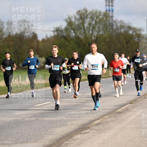 12.04.2026 - 45. Internationalen Wilhelmsburger Insellauf Dr. Thomas Lammeyer http://msf.ph/oto/9434693 12.04.2026 09:22:02 Laufen 2393, 2392, 4711, 3723, 4710, 3175, 4974, 2598 meine-sportfotos.de