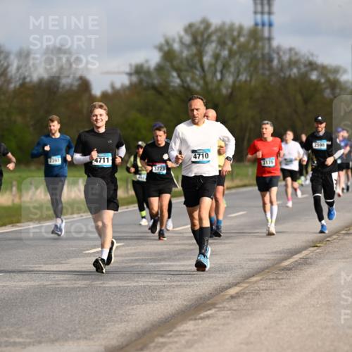 12.04.2026 - 45. Internationalen Wilhelmsburger Insellauf Dr. Thomas Lammeyer http://msf.ph/oto/9434697 12.04.2026 09:22:02 Laufen 2393, 2392, 4711, 3723, 4710, 3175, 2598 meine-sportfotos.de