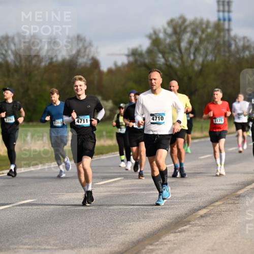 12.04.2026 - 45. Internationalen Wilhelmsburger Insellauf Dr. Thomas Lammeyer http://msf.ph/oto/9434699 12.04.2026 09:22:03 Laufen 2392, 2393, 4711, 4710, 3175, 2598 meine-sportfotos.de