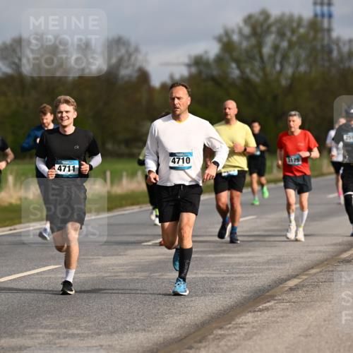 12.04.2026 - 45. Internationalen Wilhelmsburger Insellauf Dr. Thomas Lammeyer http://msf.ph/oto/9434704 12.04.2026 09:22:04 Laufen 2392, 4711, 4710, 3175, 2598 meine-sportfotos.de