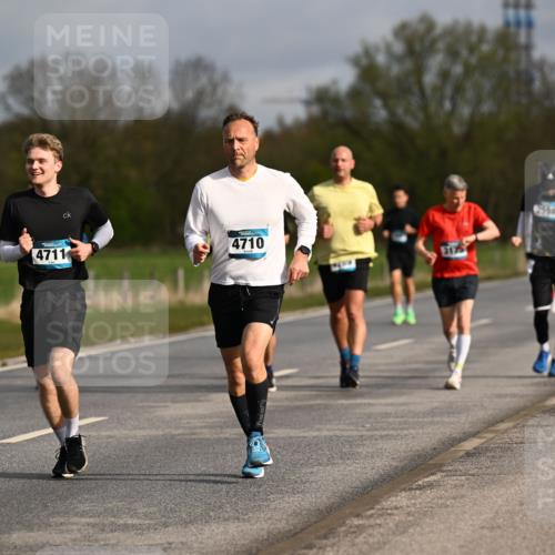 12.04.2026 - 45. Internationalen Wilhelmsburger Insellauf Dr. Thomas Lammeyer http://msf.ph/oto/9434708 12.04.2026 09:22:05 Laufen 2302, 4711, 4710, 2500 meine-sportfotos.de
