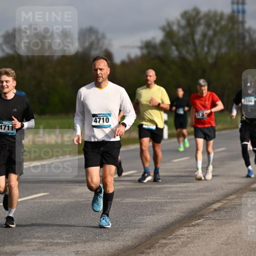 12.04.2026 - 45. Internationalen Wilhelmsburger Insellauf Dr. Thomas Lammeyer http://msf.ph/oto/9434710 12.04.2026 09:22:05 Laufen 2362, 4711, 4710, 2560 meine-sportfotos.de