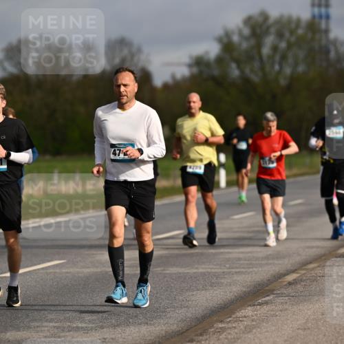 12.04.2026 - 45. Internationalen Wilhelmsburger Insellauf Dr. Thomas Lammeyer http://msf.ph/oto/9434711 12.04.2026 09:22:05 Laufen 2392, 47, 4711, 4299, 3500 meine-sportfotos.de