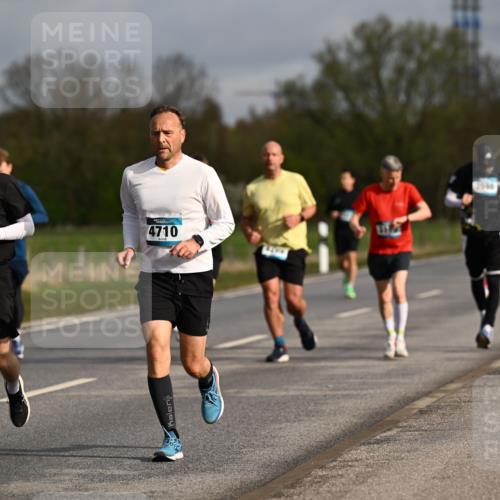 12.04.2026 - 45. Internationalen Wilhelmsburger Insellauf Dr. Thomas Lammeyer http://msf.ph/oto/9434712 12.04.2026 09:22:05 Laufen 471, 4710 meine-sportfotos.de