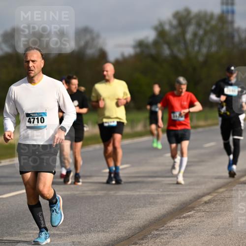 12.04.2026 - 45. Internationalen Wilhelmsburger Insellauf Dr. Thomas Lammeyer http://msf.ph/oto/9434716 12.04.2026 09:22:06 Laufen 4710 meine-sportfotos.de