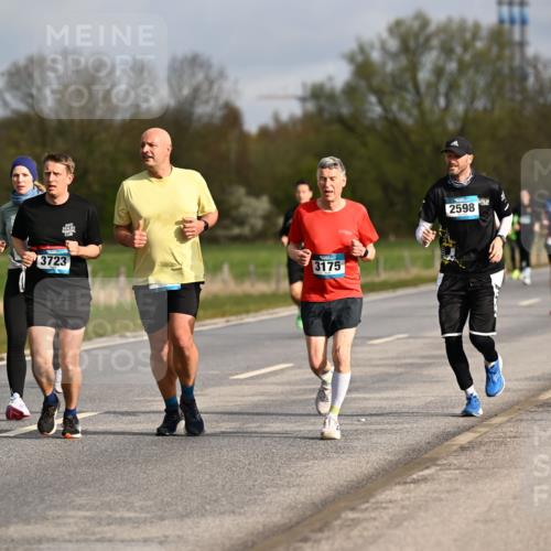 12.04.2026 - 45. Internationalen Wilhelmsburger Insellauf Dr. Thomas Lammeyer http://msf.ph/oto/9434724 12.04.2026 09:22:07 Laufen 3723, 3175, 2598 meine-sportfotos.de