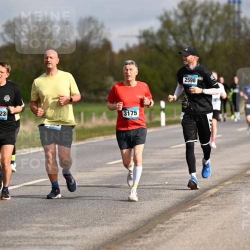 12.04.2026 - 45. Internationalen Wilhelmsburger Insellauf Dr. Thomas Lammeyer http://msf.ph/oto/9434725 12.04.2026 09:22:08 Laufen 3723, 3175, 2598 meine-sportfotos.de