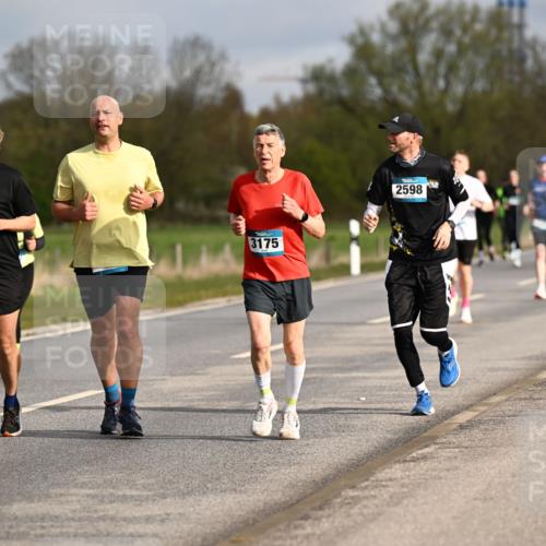 12.04.2026 - 45. Internationalen Wilhelmsburger Insellauf Dr. Thomas Lammeyer http://msf.ph/oto/9434726 12.04.2026 09:22:08 Laufen 3723, 3175, 2598 meine-sportfotos.de