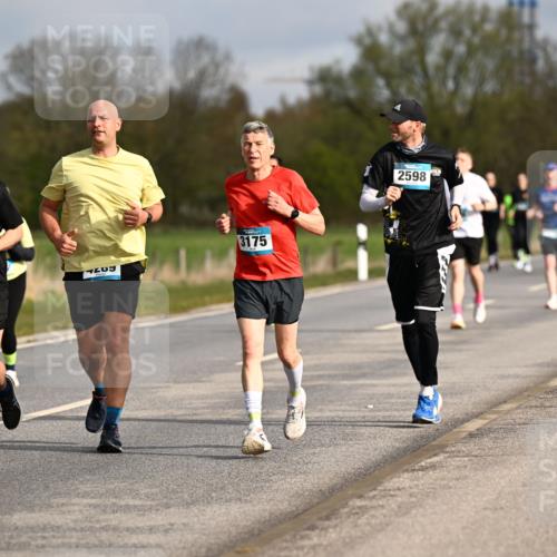 12.04.2026 - 45. Internationalen Wilhelmsburger Insellauf Dr. Thomas Lammeyer http://msf.ph/oto/9434727 12.04.2026 09:22:08 Laufen 3723, 3175, 2598 meine-sportfotos.de