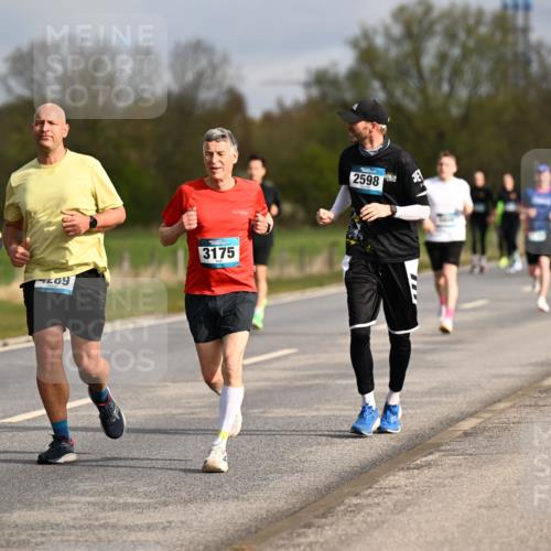 12.04.2026 - 45. Internationalen Wilhelmsburger Insellauf Dr. Thomas Lammeyer http://msf.ph/oto/9434730 12.04.2026 09:22:09 Laufen 3723, 577, 09, 3175, 2598 meine-sportfotos.de