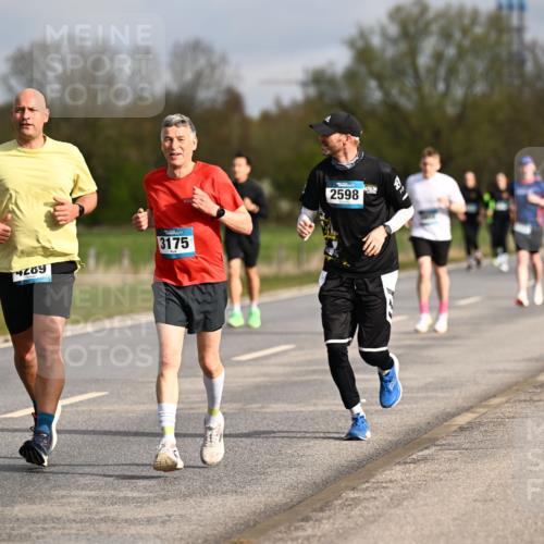 12.04.2026 - 45. Internationalen Wilhelmsburger Insellauf Dr. Thomas Lammeyer http://msf.ph/oto/9434732 12.04.2026 09:22:09 Laufen 3723, 4577, 4269, 3175, 2598 meine-sportfotos.de