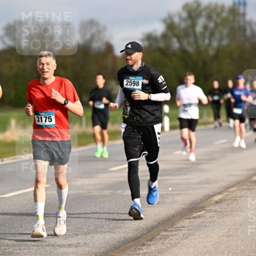 12.04.2026 - 45. Internationalen Wilhelmsburger Insellauf Dr. Thomas Lammeyer http://msf.ph/oto/9434737 12.04.2026 09:22:10 Laufen 4577, 3175, 2598 meine-sportfotos.de
