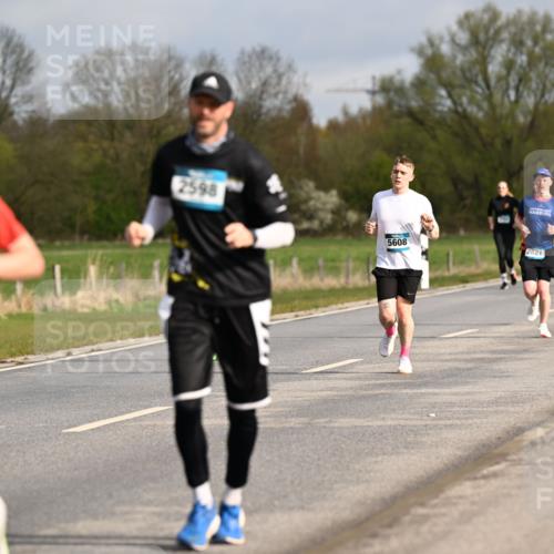 12.04.2026 - 45. Internationalen Wilhelmsburger Insellauf Dr. Thomas Lammeyer http://msf.ph/oto/9434742 12.04.2026 09:22:11 Laufen 1175, 2598, 5608, 2821, 2162 meine-sportfotos.de