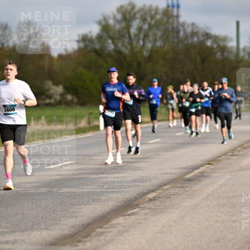 12.04.2026 - 45. Internationalen Wilhelmsburger Insellauf Dr. Thomas Lammeyer http://msf.ph/oto/9434752 12.04.2026 09:22:14 Laufen 2821, 5608, 662 meine-sportfotos.de