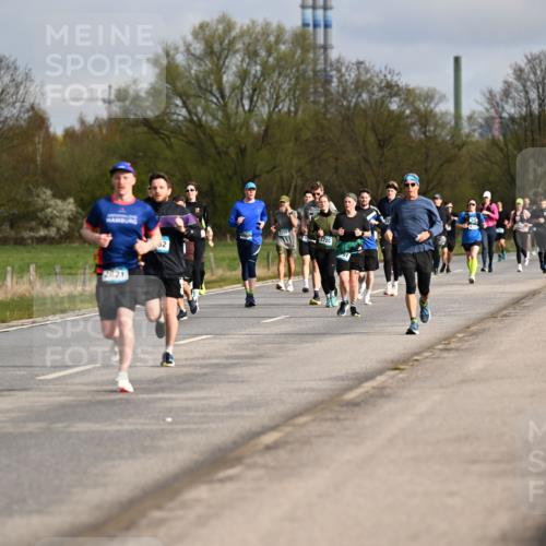 12.04.2026 - 45. Internationalen Wilhelmsburger Insellauf Dr. Thomas Lammeyer http://msf.ph/oto/9434757 12.04.2026 09:22:15 Laufen 52, 1257, 3725, 2821 meine-sportfotos.de