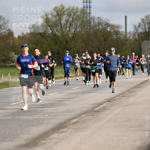 12.04.2026 - 45. Internationalen Wilhelmsburger Insellauf Dr. Thomas Lammeyer http://msf.ph/oto/9434760 12.04.2026 09:22:15 Laufen 2821, 3257, 3725, 162, 2417, 1791 meine-sportfotos.de