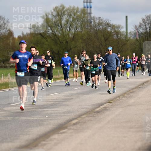 12.04.2026 - 45. Internationalen Wilhelmsburger Insellauf Dr. Thomas Lammeyer http://msf.ph/oto/9434762 12.04.2026 09:22:16 Laufen 2821, 2162, 417, 753, 55, 3725, 16 meine-sportfotos.de