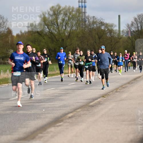 12.04.2026 - 45. Internationalen Wilhelmsburger Insellauf Dr. Thomas Lammeyer http://msf.ph/oto/9434763 12.04.2026 09:22:16 Laufen 3725, 2, 217, 2821, 16 meine-sportfotos.de