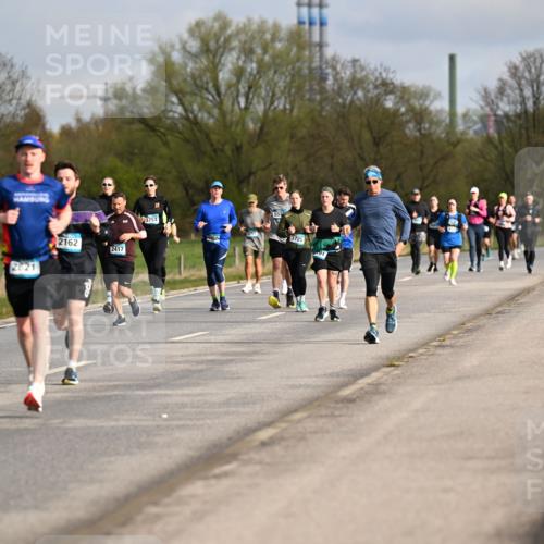 12.04.2026 - 45. Internationalen Wilhelmsburger Insellauf Dr. Thomas Lammeyer http://msf.ph/oto/9434764 12.04.2026 09:22:16 Laufen 2162, 2417, 2821, 3753, 551, 3725, 16 meine-sportfotos.de