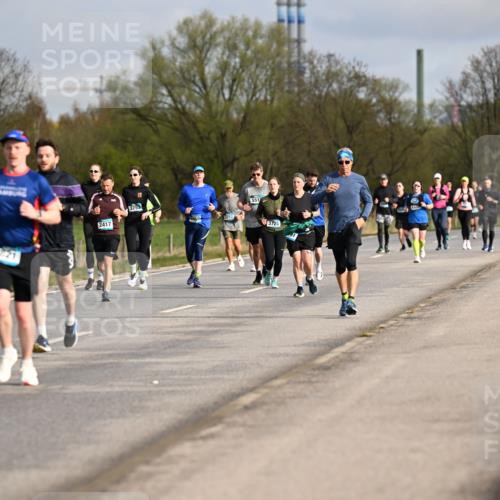 12.04.2026 - 45. Internationalen Wilhelmsburger Insellauf Dr. Thomas Lammeyer http://msf.ph/oto/9434766 12.04.2026 09:22:17 Laufen 2821, 3753, 2417, 551, 3725 meine-sportfotos.de