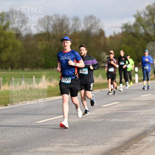 12.04.2026 - 45. Internationalen Wilhelmsburger Insellauf Dr. Thomas Lammeyer http://msf.ph/oto/9434768 12.04.2026 09:22:18 Laufen 2821, 2162 meine-sportfotos.de