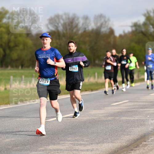 12.04.2026 - 45. Internationalen Wilhelmsburger Insellauf Dr. Thomas Lammeyer http://msf.ph/oto/9434773 12.04.2026 09:22:18 Laufen 2821, 2162 meine-sportfotos.de