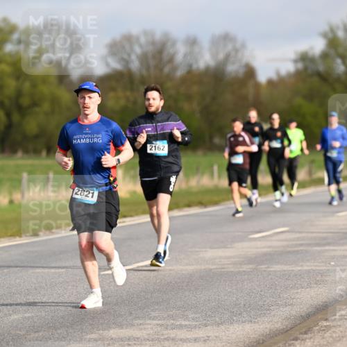 12.04.2026 - 45. Internationalen Wilhelmsburger Insellauf Dr. Thomas Lammeyer http://msf.ph/oto/9434774 12.04.2026 09:22:19 Laufen 2821, 2162 meine-sportfotos.de