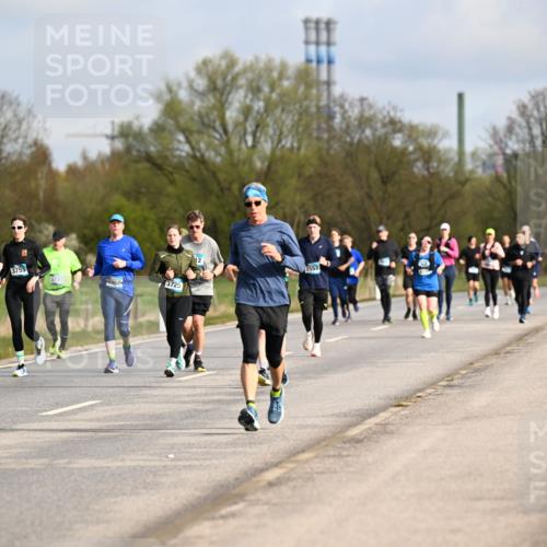 12.04.2026 - 45. Internationalen Wilhelmsburger Insellauf Dr. Thomas Lammeyer http://msf.ph/oto/9434778 12.04.2026 09:22:20 Laufen 2417, 3754, 28, 3753, 3725, 12, 2553 meine-sportfotos.de