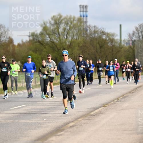 12.04.2026 - 45. Internationalen Wilhelmsburger Insellauf Dr. Thomas Lammeyer http://msf.ph/oto/9434779 12.04.2026 09:22:20 Laufen 2417, 38, 3754, 3753, 3725, 512, 2553 meine-sportfotos.de