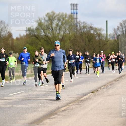 12.04.2026 - 45. Internationalen Wilhelmsburger Insellauf Dr. Thomas Lammeyer http://msf.ph/oto/9434780 12.04.2026 09:22:20 Laufen 2417, 3754, 3753, 3725, 255 meine-sportfotos.de