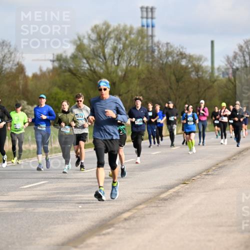 12.04.2026 - 45. Internationalen Wilhelmsburger Insellauf Dr. Thomas Lammeyer http://msf.ph/oto/9434783 12.04.2026 09:22:21 Laufen 417, 38, 3754, 3753, 3130, 2050, 3725, 5512, 2553 meine-sportfotos.de