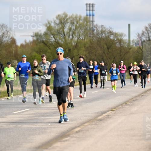12.04.2026 - 45. Internationalen Wilhelmsburger Insellauf Dr. Thomas Lammeyer http://msf.ph/oto/9434785 12.04.2026 09:22:21 Laufen 28, 3754, 3753, 3130, 3725, 5512, 2553 meine-sportfotos.de