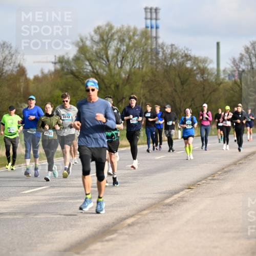 12.04.2026 - 45. Internationalen Wilhelmsburger Insellauf Dr. Thomas Lammeyer http://msf.ph/oto/9434788 12.04.2026 09:22:21 Laufen 38, 3754, 3753, 2050, 3725, 5512, 2553 meine-sportfotos.de