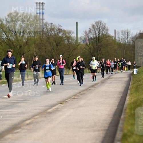 12.04.2026 - 45. Internationalen Wilhelmsburger Insellauf Dr. Thomas Lammeyer http://msf.ph/oto/9434799 12.04.2026 09:22:24 Laufen 325, 3260, 2553, 4369, 16 meine-sportfotos.de