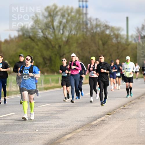 12.04.2026 - 45. Internationalen Wilhelmsburger Insellauf Dr. Thomas Lammeyer http://msf.ph/oto/9434801 12.04.2026 09:22:30 Laufen 3260, 3577, 4339 meine-sportfotos.de
