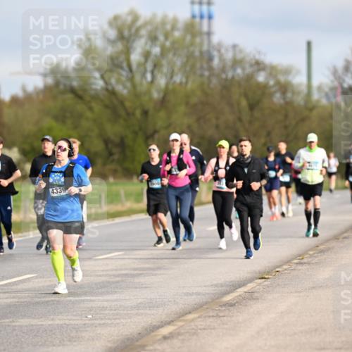 12.04.2026 - 45. Internationalen Wilhelmsburger Insellauf Dr. Thomas Lammeyer http://msf.ph/oto/9434802 12.04.2026 09:22:30 Laufen 3260, 3577, 4339 meine-sportfotos.de