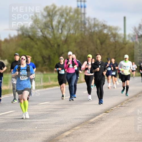 12.04.2026 - 45. Internationalen Wilhelmsburger Insellauf Dr. Thomas Lammeyer http://msf.ph/oto/9434803 12.04.2026 09:22:30 Laufen 3260, 3577, 4339 meine-sportfotos.de